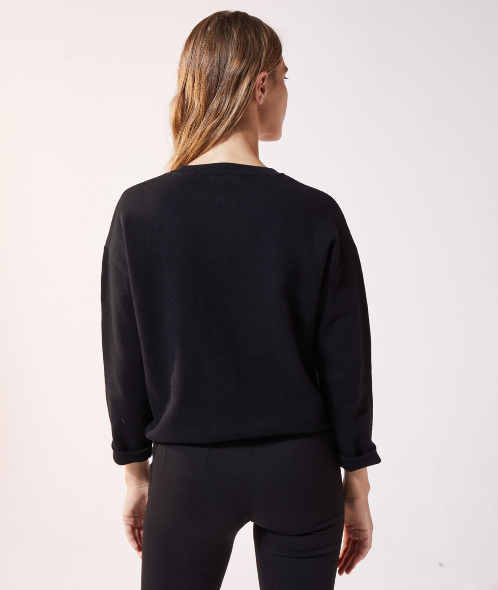 Sweatshirt with a zipped collar black.