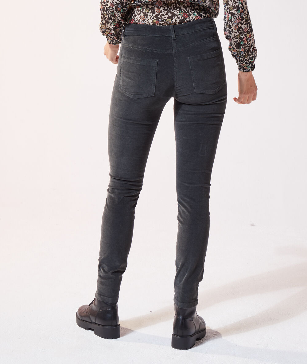 Slim trousers green forest.