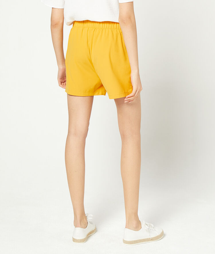 Shorts with tie detail curry.