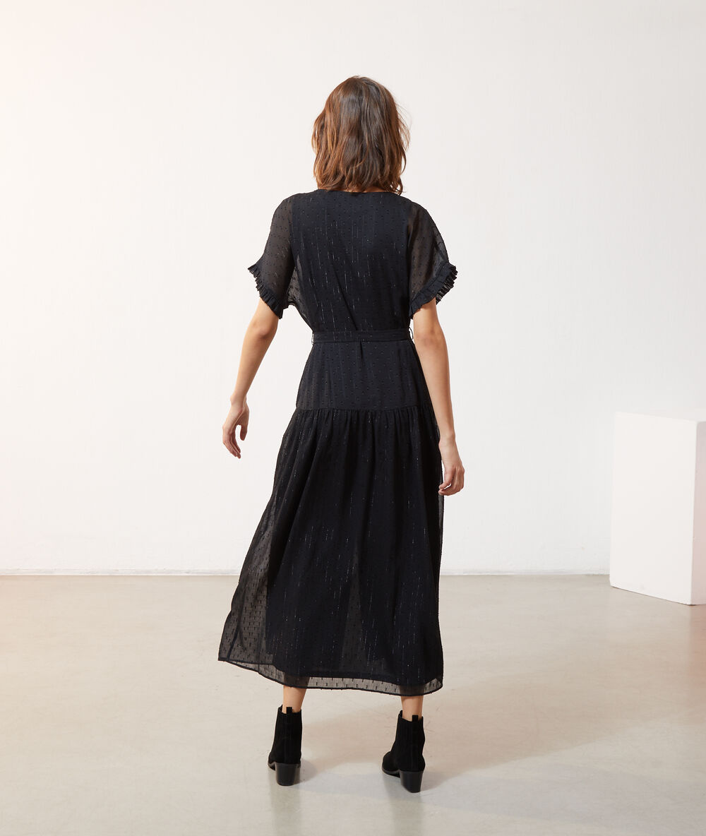 Robe longue en plumetis noir.