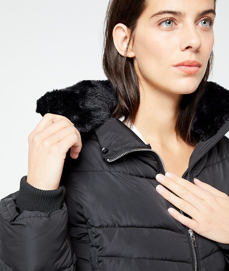 Faux fur collar puffer jacket black.