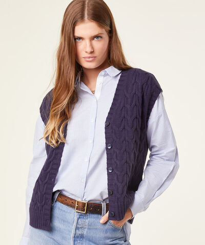 Cable-knit sleeveless cardigan