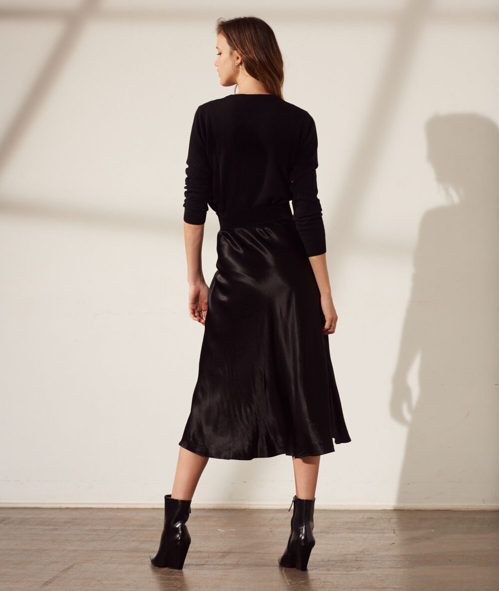 Cashmere crew neck jumper black.