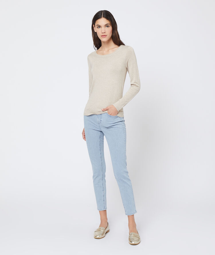 Fine knit jumper with crew neck sand.