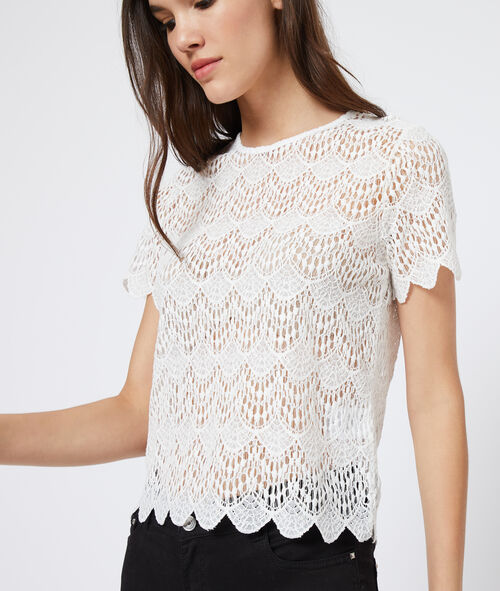 Cutwork top in lace