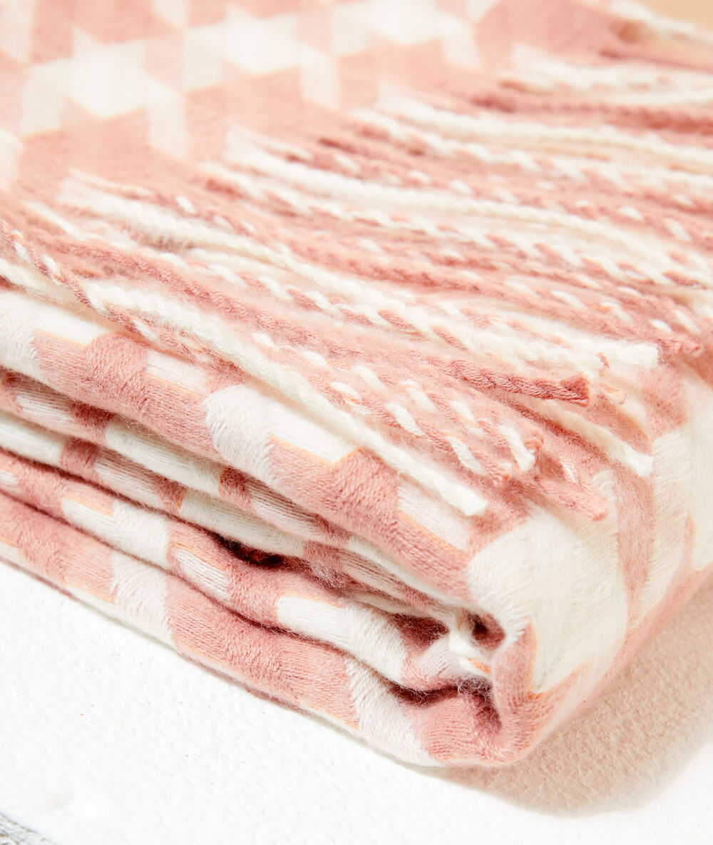 Echarpe plaid motifs pied de poule vieux rose.
