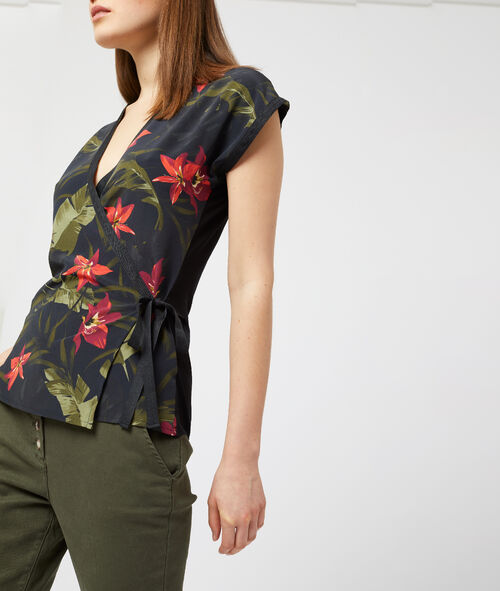 Wrap front top with tie and floral print Wrap front top with tie and floral print
