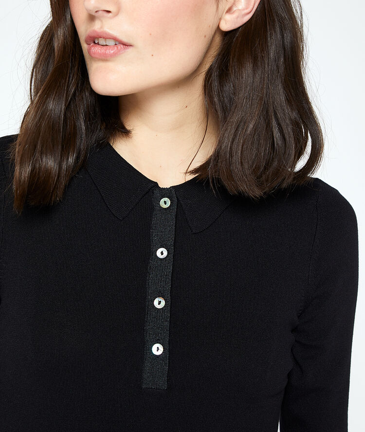 Fine knit polo shirt black.
