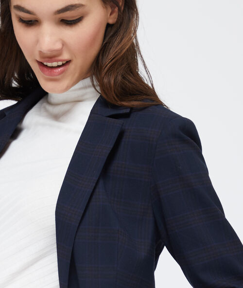 Suit jacket in check navy.