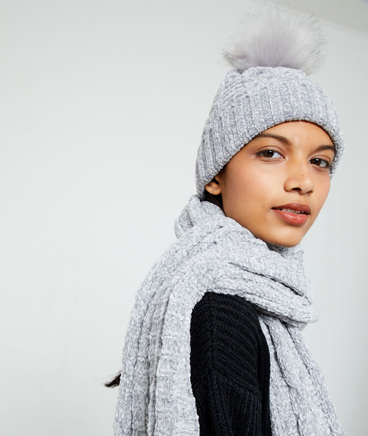 Bonnet &agrave; pompon souris.