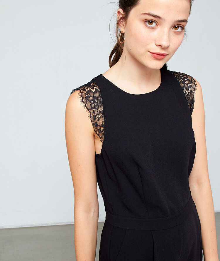 Plain jumpsuit with guipure details black.