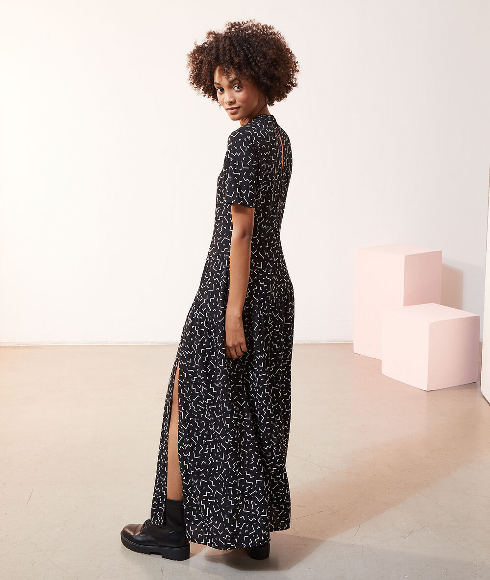 Robe longue imprim&eacute;s graphiques noir.