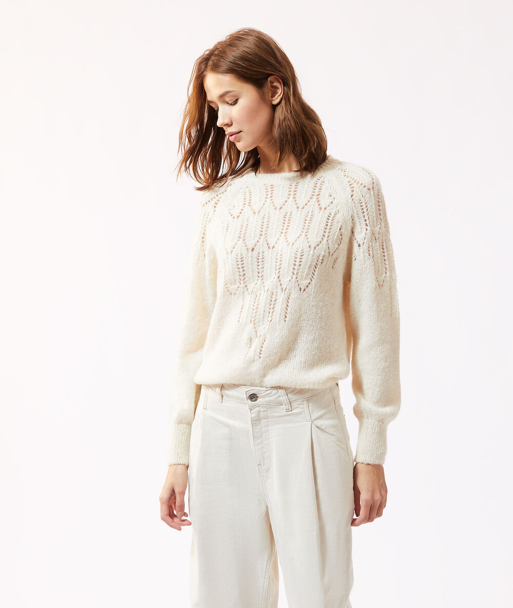 Pull maille pointelle ecru.