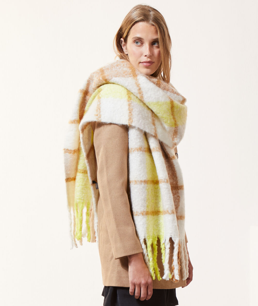 &Eacute;charpe &agrave; carreaux ecru.