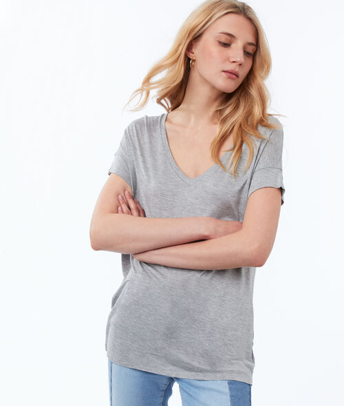 V-neck T-shirt V-neck T-shirt