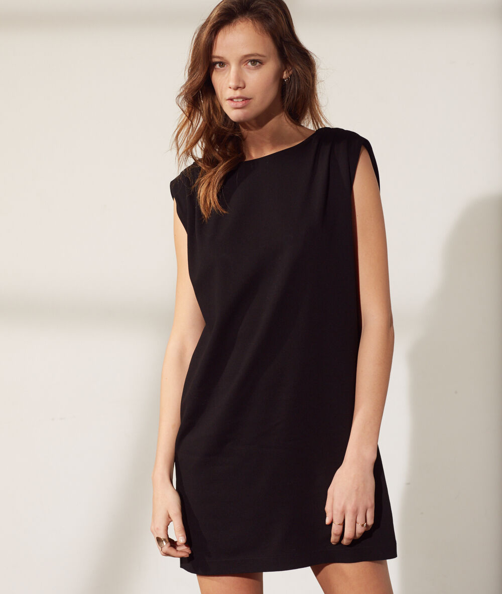 Robe droite &agrave; &eacute;paulettes noir.