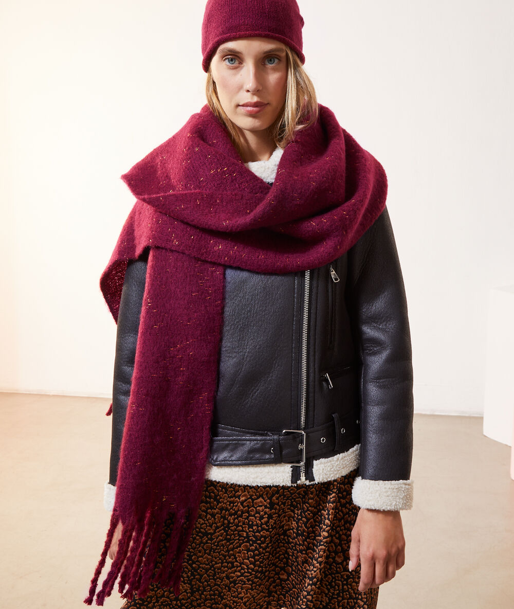 Maxi fringed scarf raspberry.