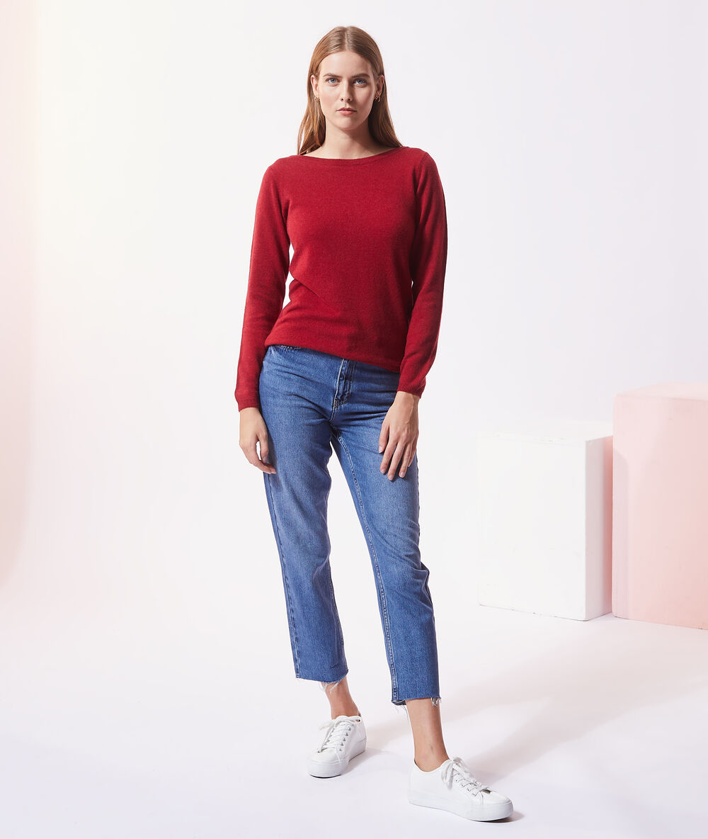 Pull col bateau en cachemire grenat.