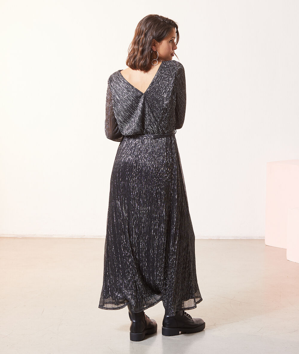 Robe longue &agrave; fils m&eacute;tallis&eacute;s noir.