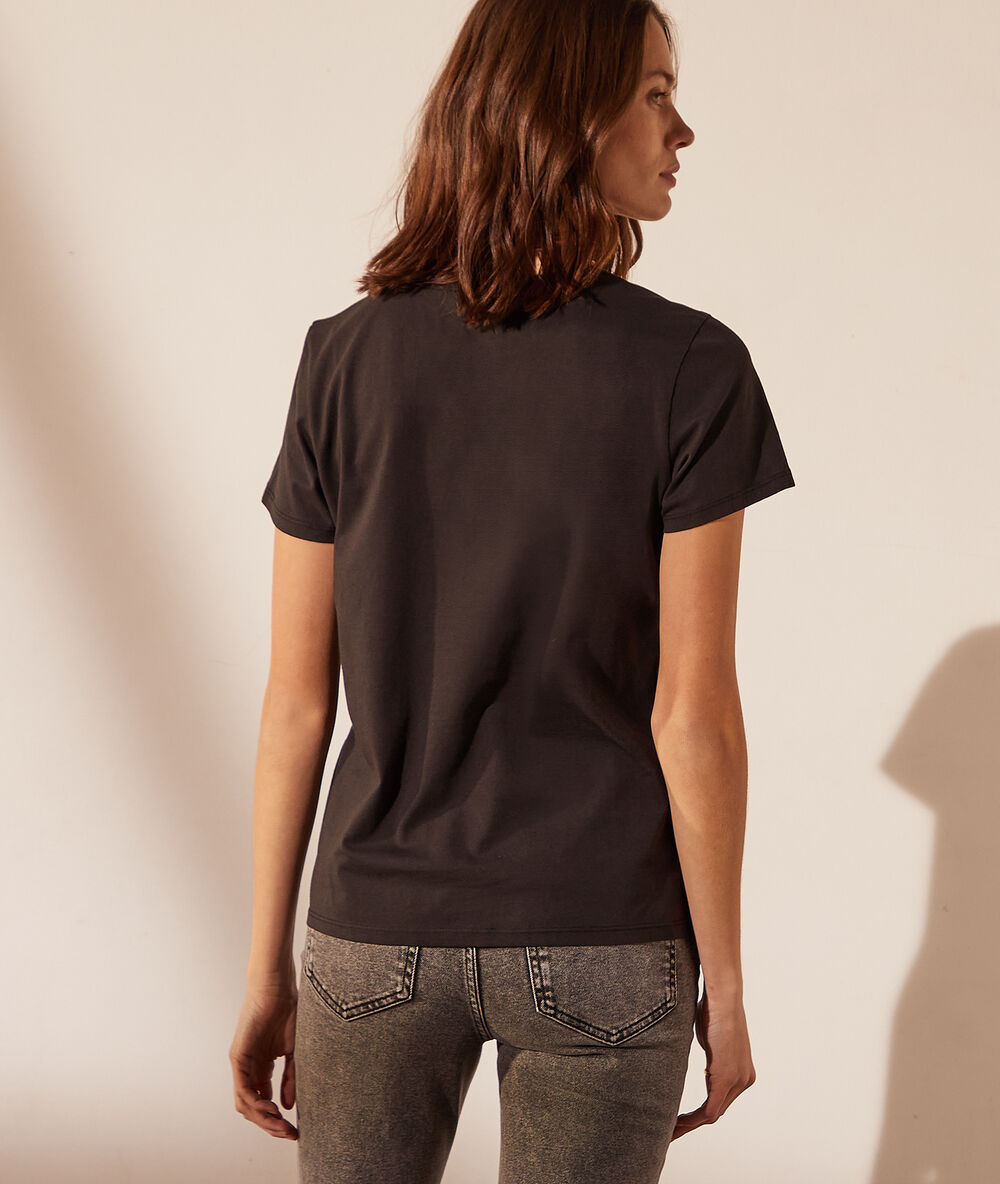 T-shirt avec roses brod&eacute;es noir.