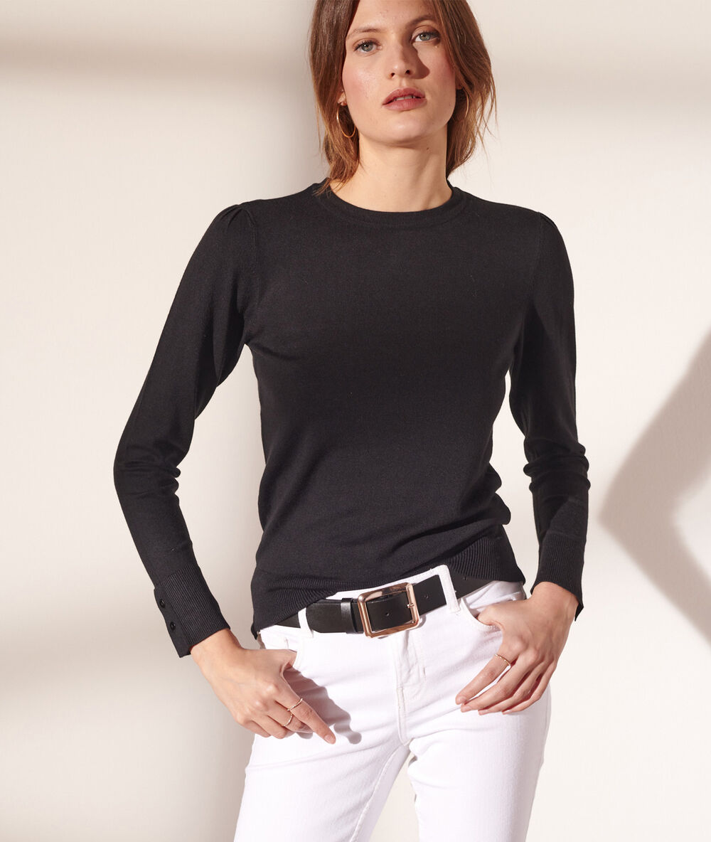 Pull col rond maille fine noir.