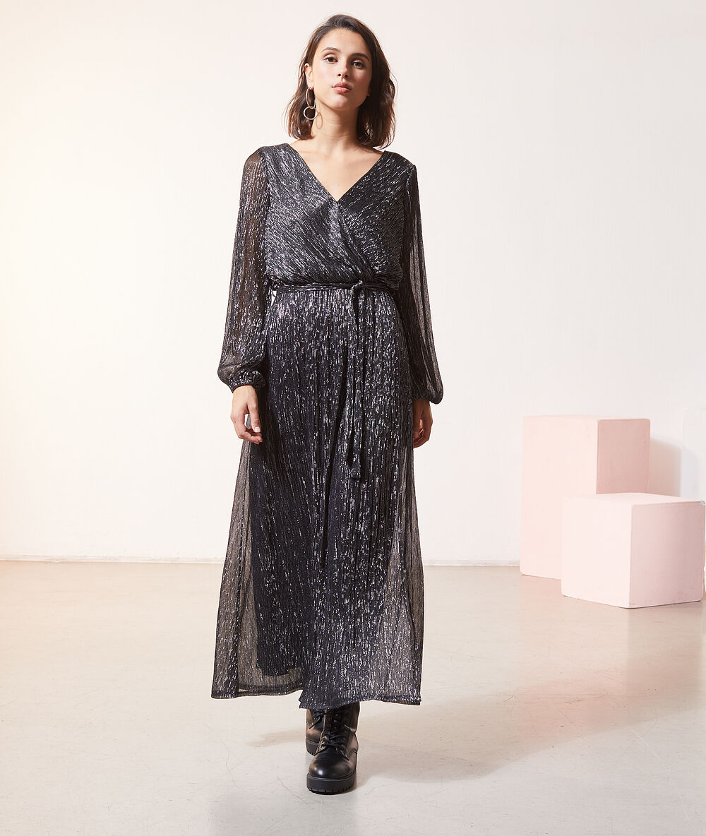Robe longue &agrave; fils m&eacute;tallis&eacute;s noir.
