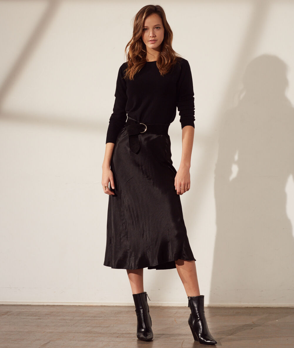 Cashmere crew neck jumper black.