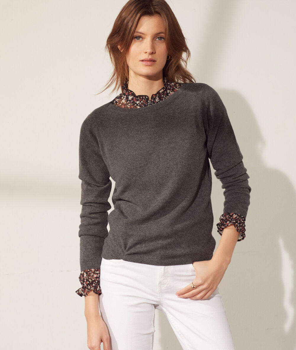 Cashmere boat neck jumper light grey marl.