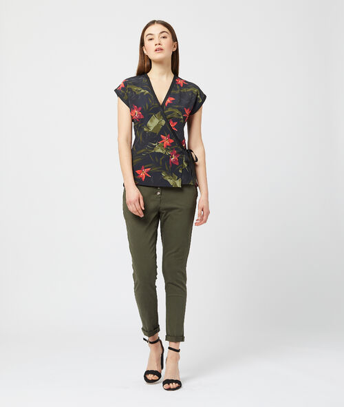 Wrap front top with tie and floral print Wrap front top with tie and floral print