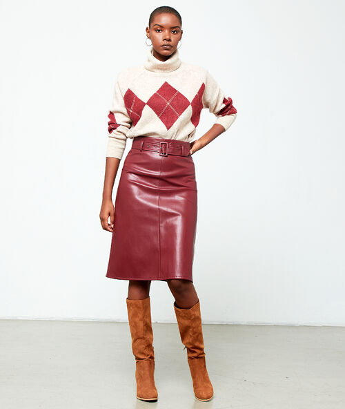 Midi skirt in leather look burgundy.