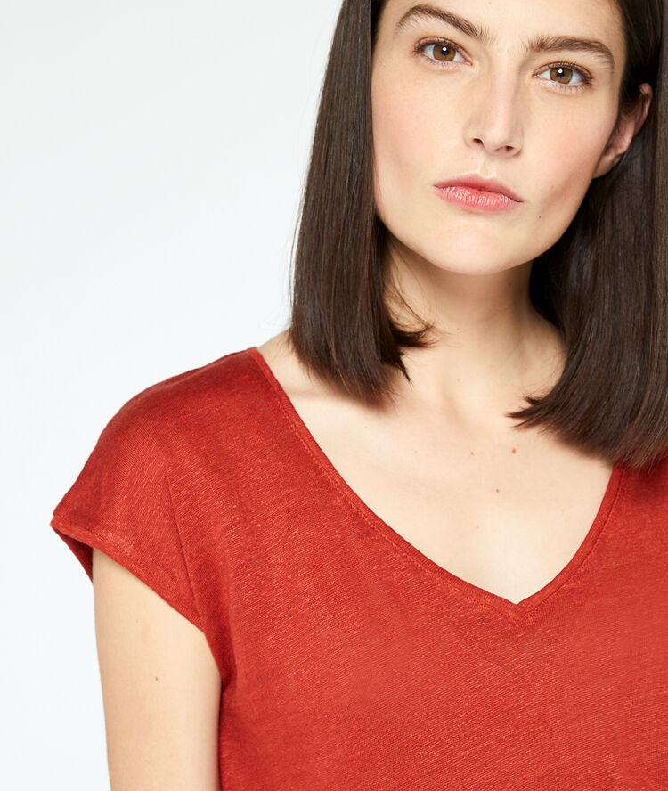 V neck t-shirt brick red.