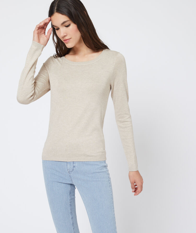 Fine knit jumper with crew neck sand.