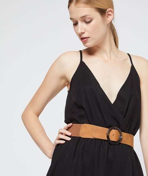 Belt with marble-coloured buckle spices.