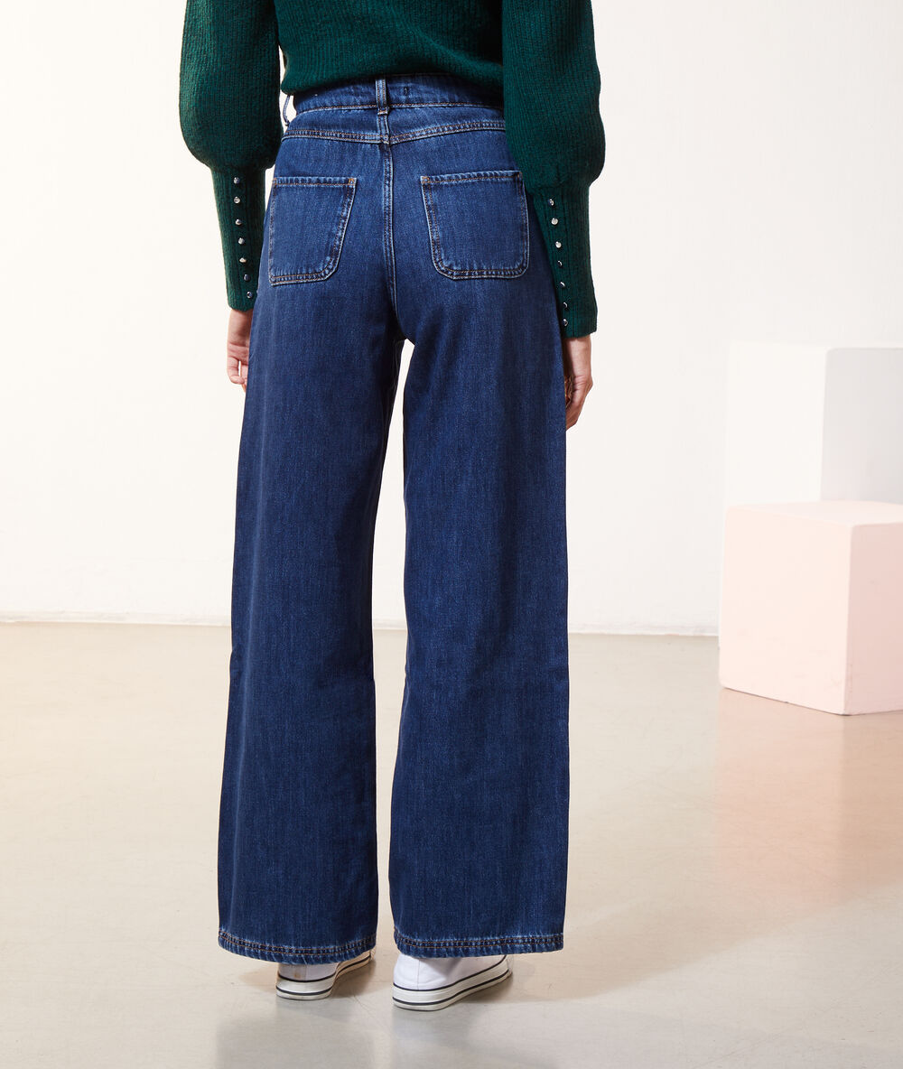 Jean large brut bleu.