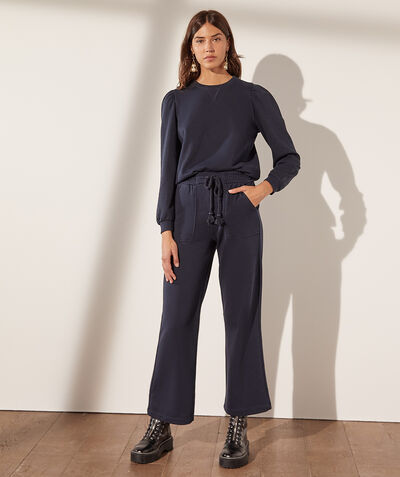 Wide jogging trousers