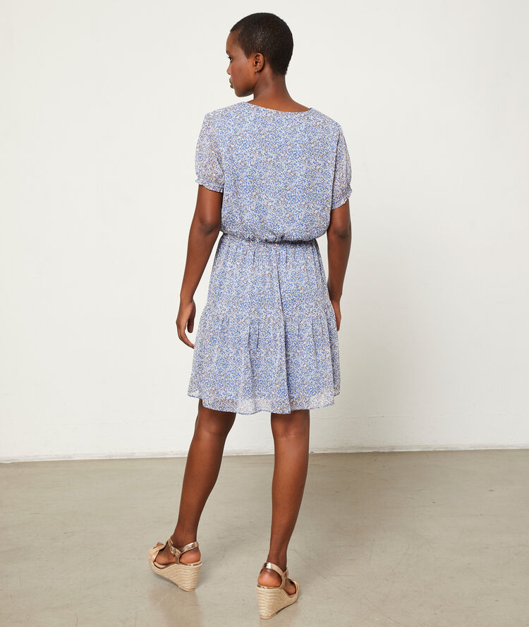 Robe smock&eacute;e amande.