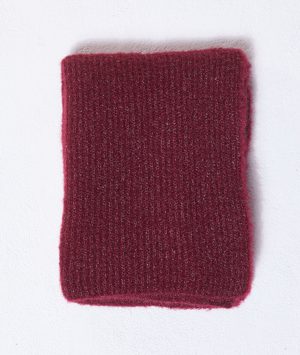 Ensemble bonnet et &eacute;charpe &agrave; fils m&eacute;tallis&eacute;s rouge cerise.