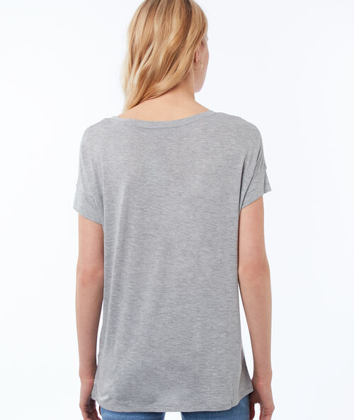 V-neck t-shirt light gray.