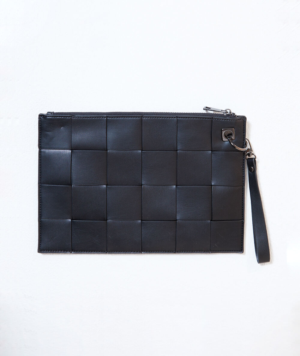Sac pochette tress&eacute; noir.
