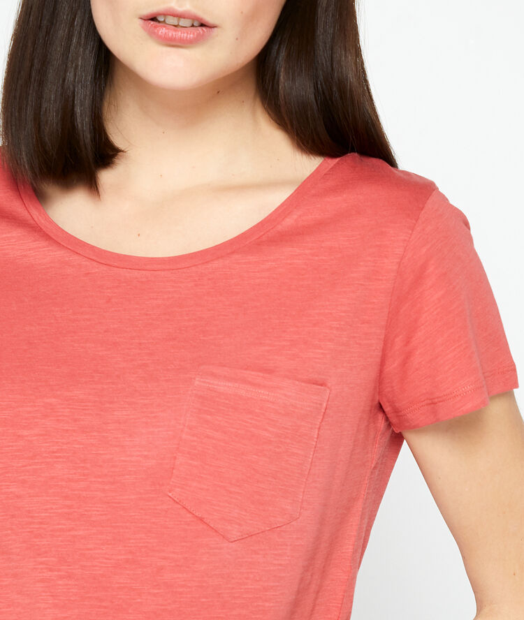 Crew neck t-shirt raspberry.