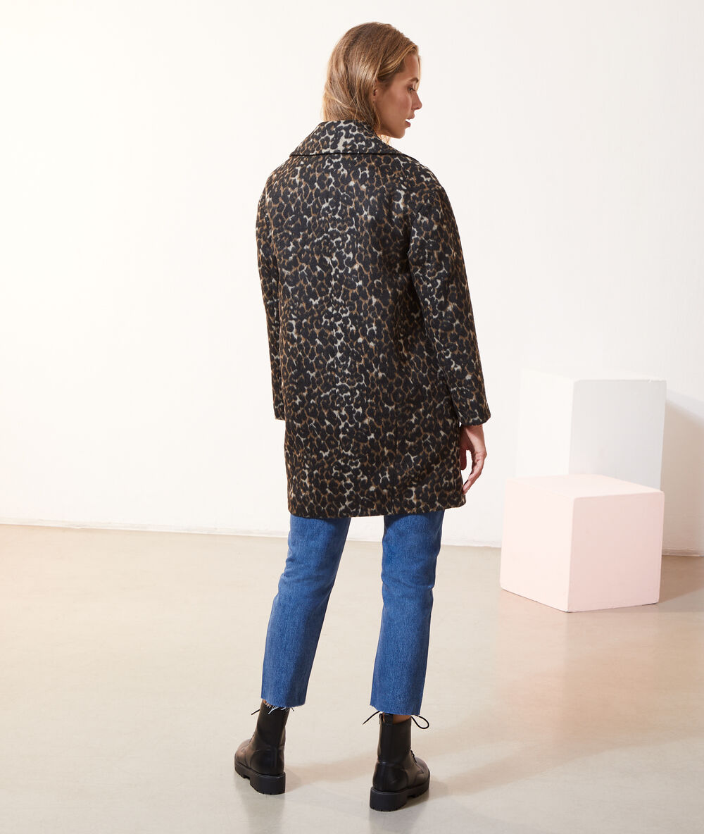 Straight-cut leopard coat  black.