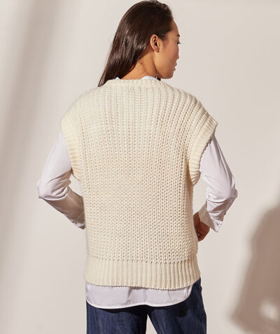 Sleeveless knitted jumper