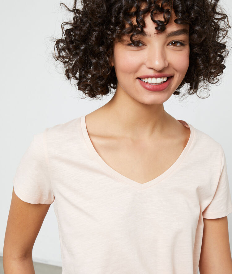 V neck t-shirt blush.