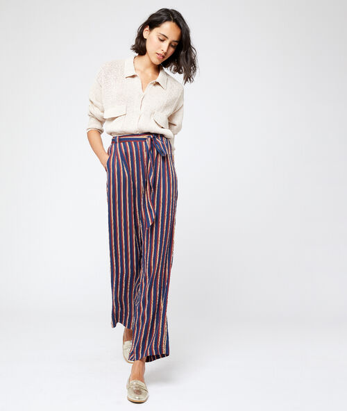 Fine knit cardigan with suit collar nude.