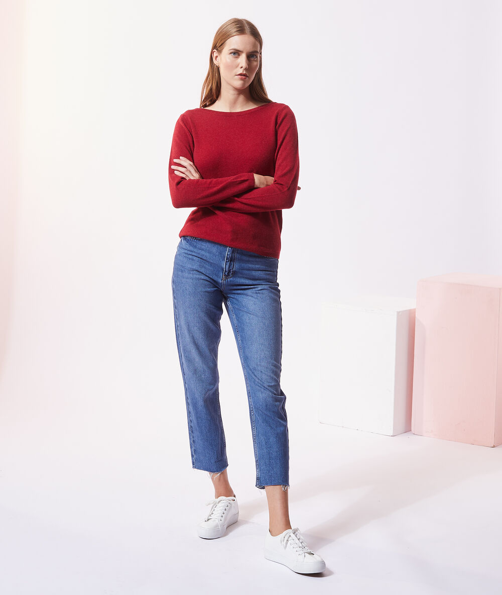 Pull col bateau en cachemire grenat.