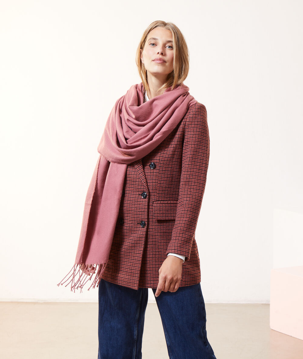Fringed plaid scarf raspberry.