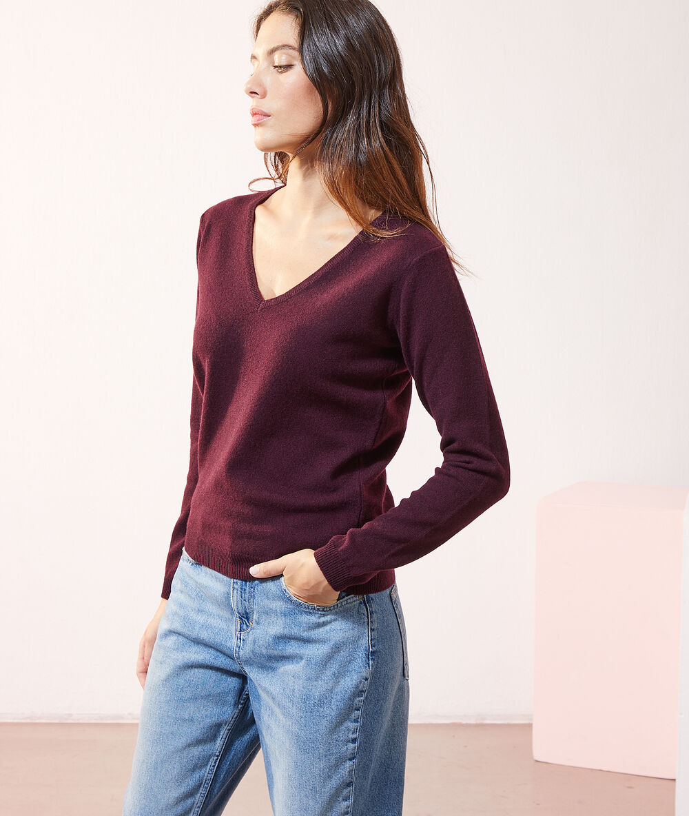 V neck cashmere jumper plum.