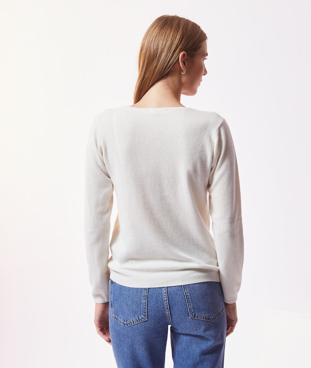 Pull col v en cachemire ecru.