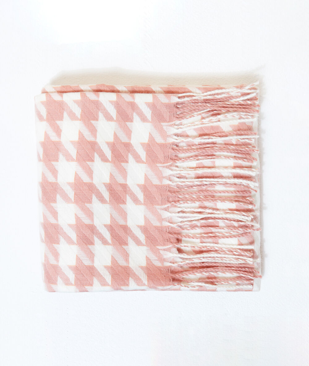 Echarpe plaid motifs pied de poule vieux rose.