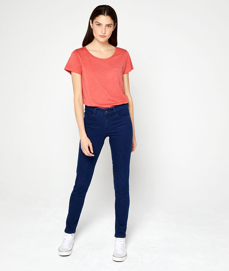 Crew neck t-shirt raspberry.